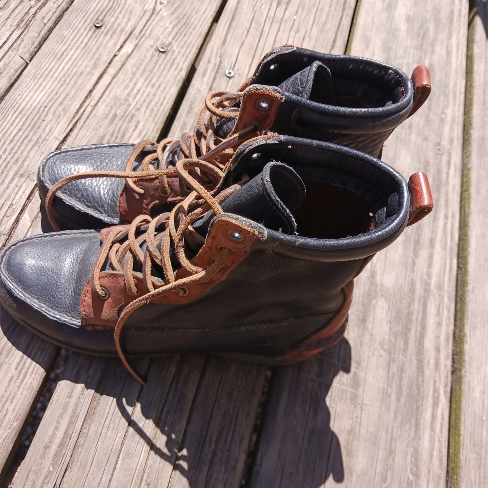 TIMBERLAND waterproof boots women's size 6, gortex lining. Black and bro…